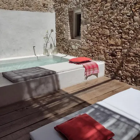 Landhuis Tando Restored Catalan Old Barn To Enjoy Peaceful Rural Simplicity *