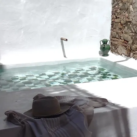 Lantställe Tando Restored Catalan Old Barn To Enjoy Peaceful Rural Simplicity *