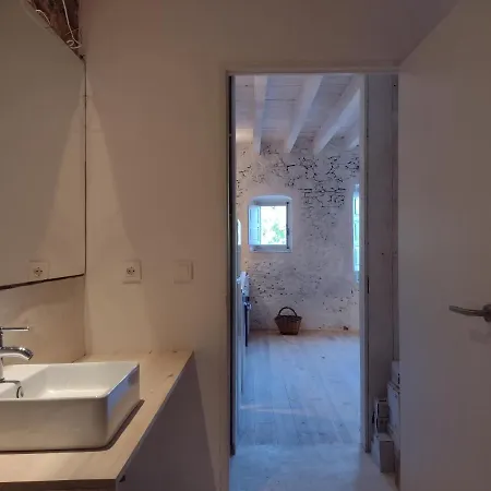 Tando Restored Catalan Old Barn To Enjoy Peaceful Rural Simplicity منزل ريفي *
