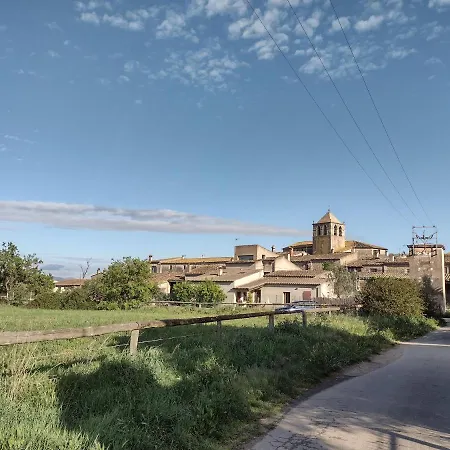 Tando Restored Catalan Old Barn To Enjoy Peaceful Rural Simplicity