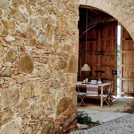 Tando Restored Catalan Old Barn To Enjoy Peaceful Rural Simplicity *