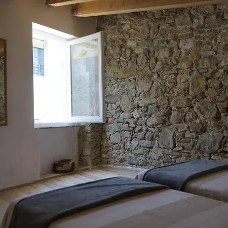 Tando Restored Catalan Old Barn To Enjoy Peaceful Rural Simplicity منزل ريفي *