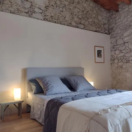 Tando Restored Catalan Old Barn To Enjoy Peaceful Rural Simplicity منزل ريفي *