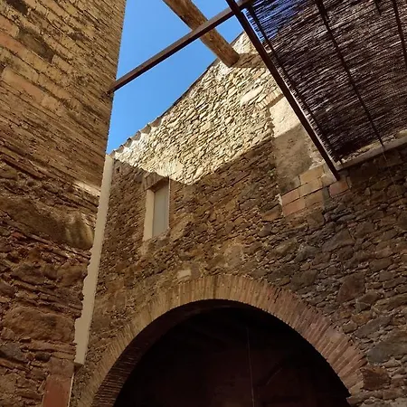 Tando Restored Catalan Old Barn To Enjoy Peaceful Rural Simplicity منزل ريفي