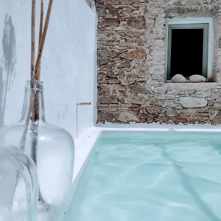 Tando Restored Catalan Old Barn To Enjoy Peaceful Rural Simplicity Sant Jordi Desvalls