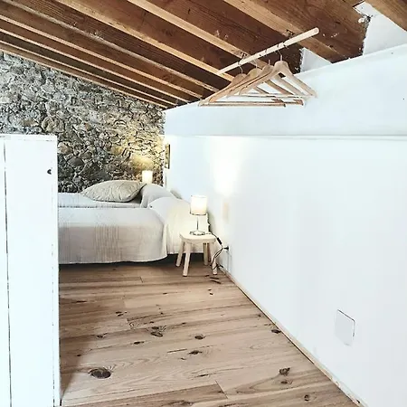 Tando Restored Catalan Old Barn To Enjoy Peaceful Rural Simplicity منزل ريفي