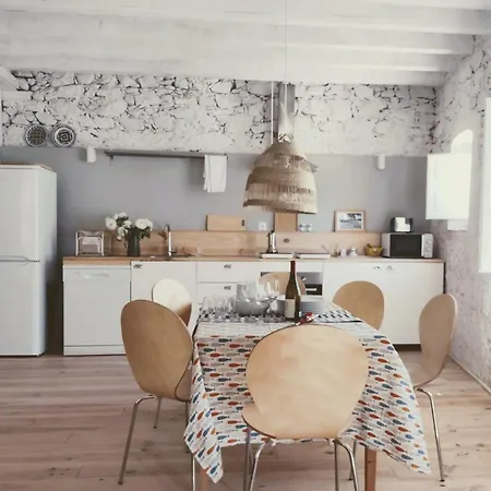 Tando Restored Catalan Old Barn To Enjoy Peaceful Rural Simplicity * Sant Jordi Desvalls